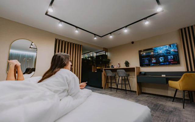 Auris Hotel