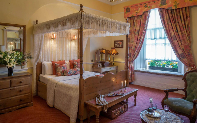 Dingle Benners Hotel