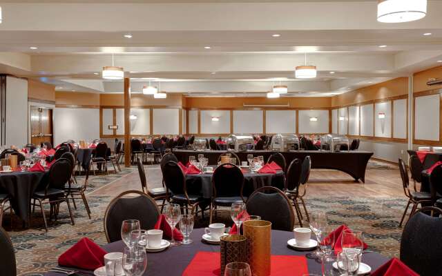 Days Inn & Conference Centre by Wyndham Prince Albert