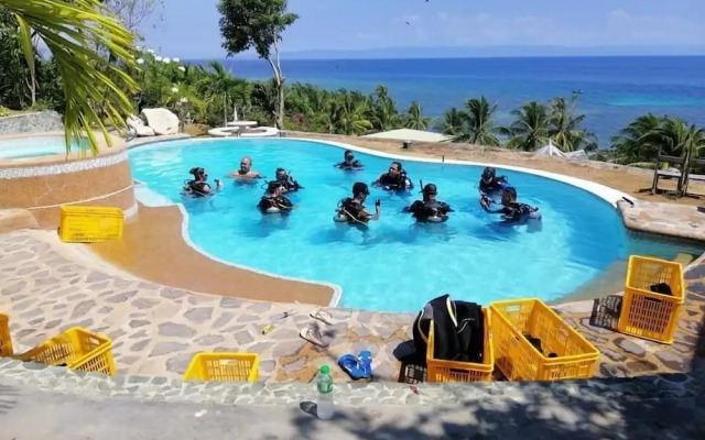 Cangdoki Resort and DIve Camp