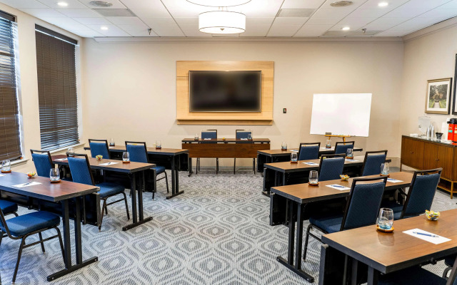 Country Inn & Suites by Radisson, Metairie (New Orleans), LA