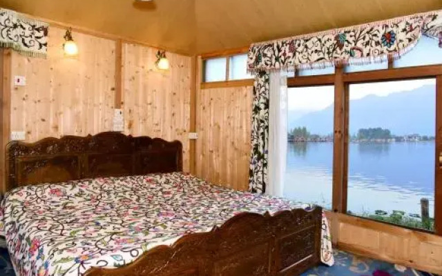 California Houseboats