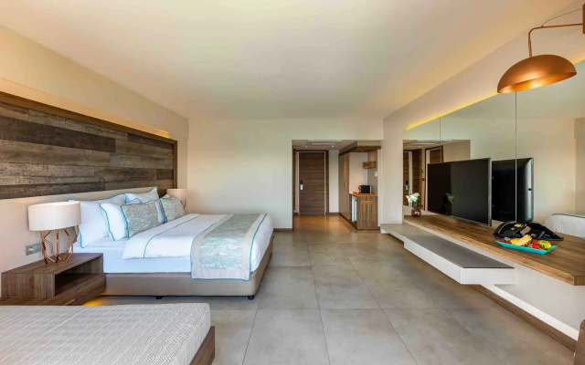 Design Plus Seya Beach Hotel
