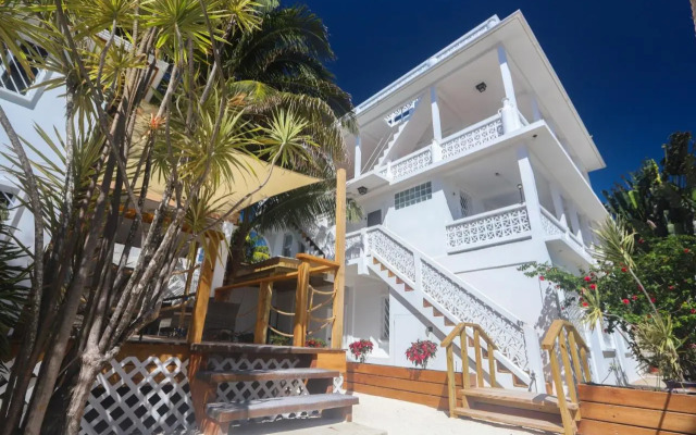 Kokomo Beach Suites