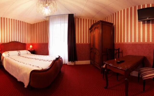 Hotel Universel
