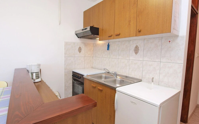 Apartment 909