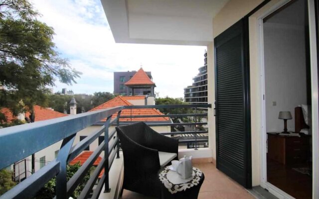 Apartment With 2 Bedrooms In Sao Martinho, Funchal, With Furnished Balcony And Wifi
