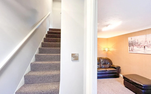 Taylor Close Holiday Home