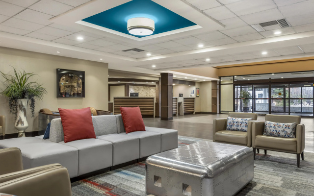 Best Western Plus Port O'Call Hotel
