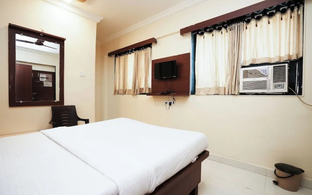 Hotel Della Comfort near Ambreshwar Shiv Mandir, Ambernath
