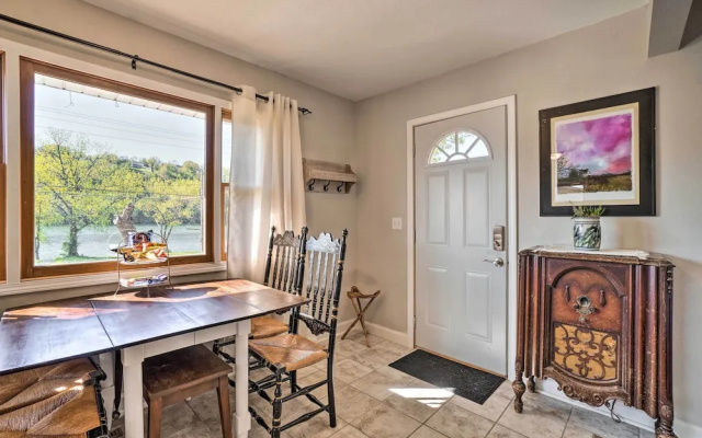 Rockaway Beach House w/ Fire Pit & River View!
