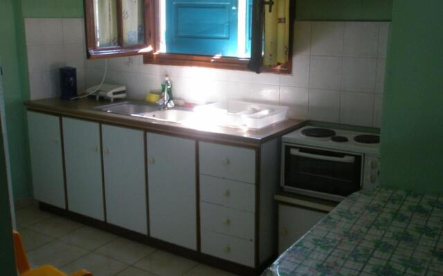 Manos Apartments