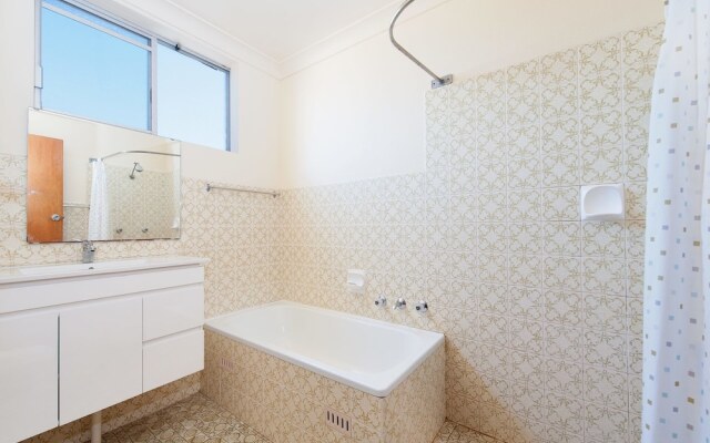 Thurlow Lodge, 6/6 Thurlow Avenue