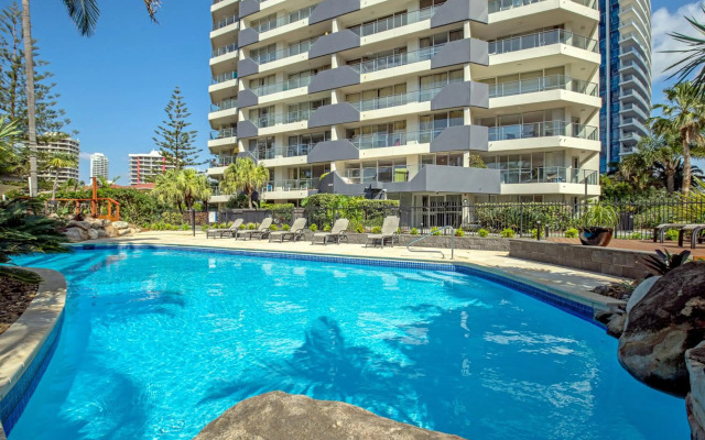 Baronnet Apartments