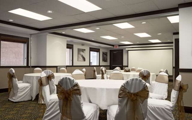 Super 8 by Wyndham Dawson Creek