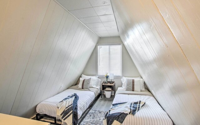 Charming Evanston A-frame: Dog Friendly!