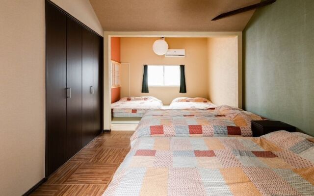 Senbonkita Terrace House