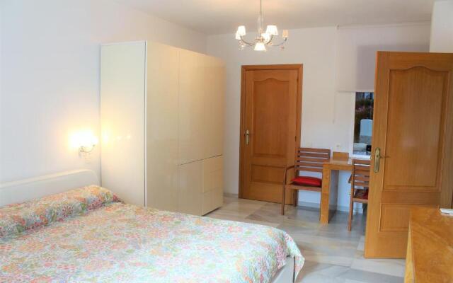 Alcazaba Beach Apartment 3302