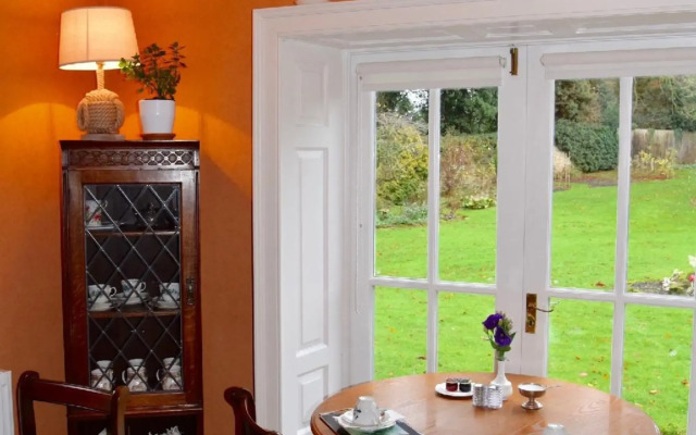Newburgh House Bed & Breakfast