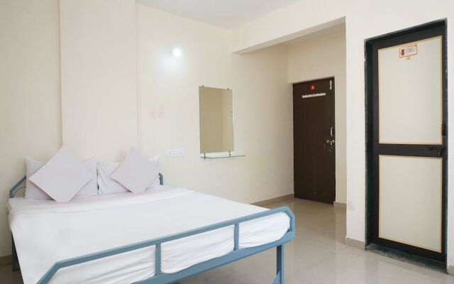 SPOT ON 37095 Sai Sidhi Lodge