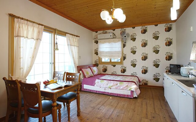 Taean Golden Chive Pension