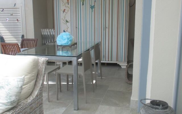 Apartamento Bizcocheros con piscina y jardin