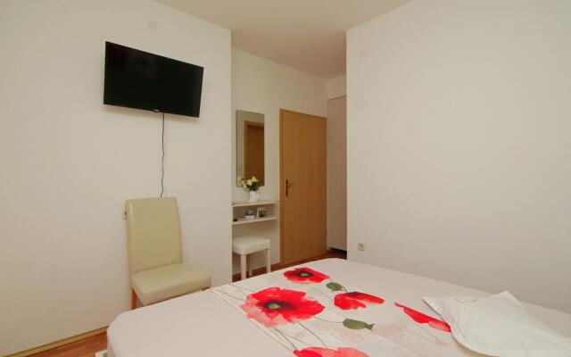 JoviZe - free parking - R4(2)