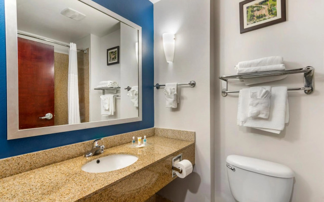 Comfort Suites Atlanta Airport