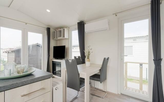 Modern Mobile Home in Middelkerke With Garden