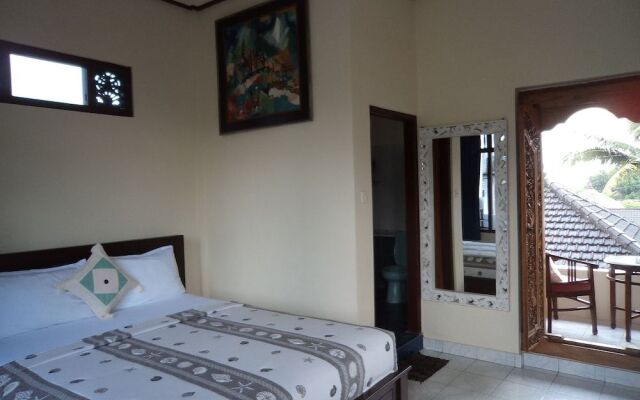 Brata Home Stay