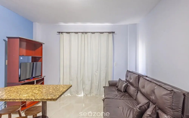 Beachfront Apartment in BC Great Location Eit302