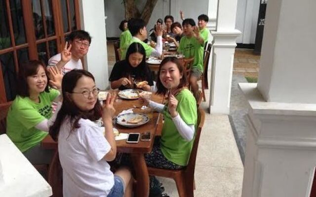 Mahakumara White House Hotel