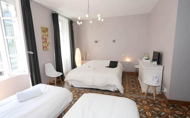 House With 6 Bedrooms In Avignon