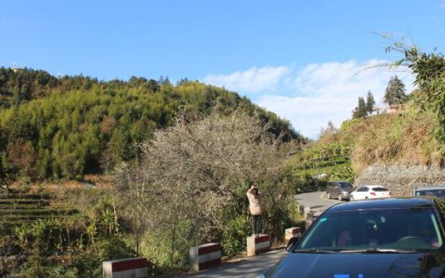 Tulou Viewing Platform Inn