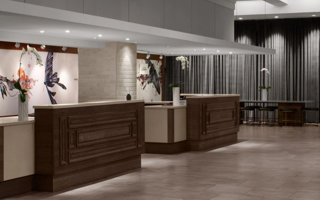 Renaissance Chicago North Shore Hotel