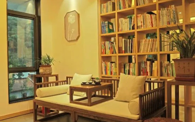 Mogan Youzi Wenchayuan Hostel