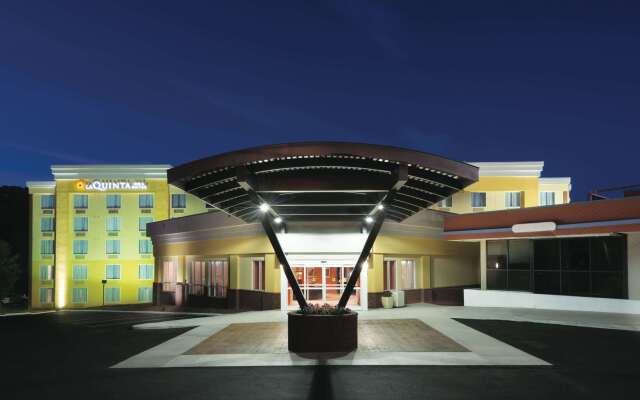 La Quinta Inn & Suites by Wyndham Lynchburg at Liberty Univ.