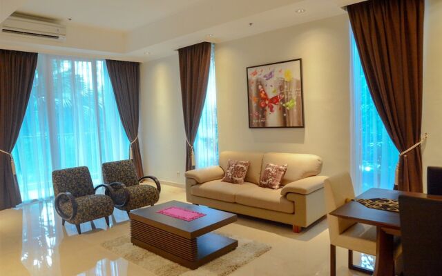 3 Bedrooms Premium Sudirman Residence by Travelio