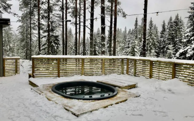 Skogly - Ny stor hytte, Unike Finnskogen