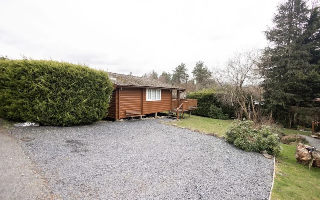Rural 3 Bed Log Cabin Getaway
