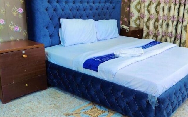 River Breeze Hotel