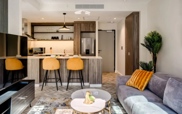 Upscale Urban Haven at City Suite 906