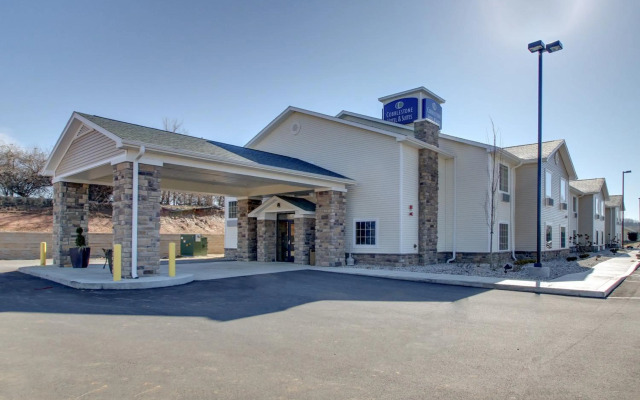 Cobblestone Hotel & Suites - Salem