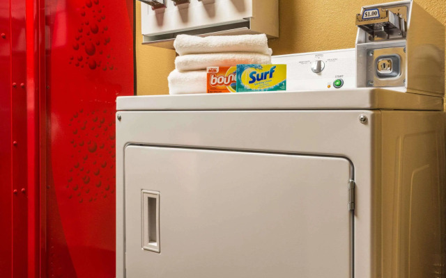 Super 8 Copley Akron