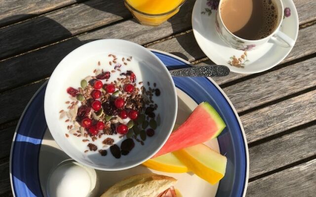 Runsten Säng & Frukost