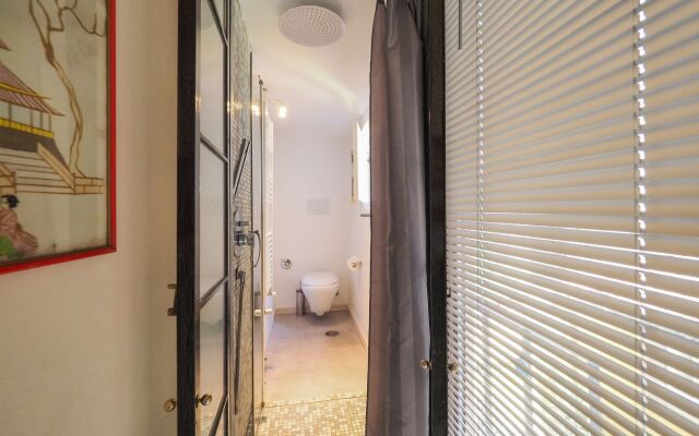 Trevi Fountain Art Suites