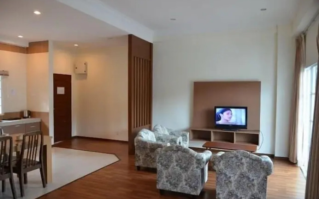 Iris House Resort