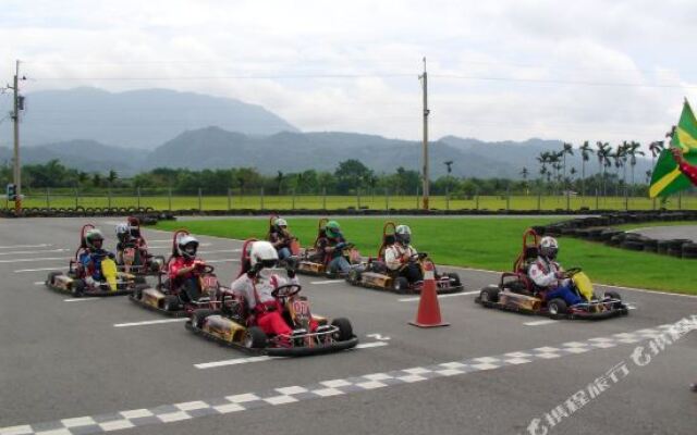 Guan Shan Falcon Hostel