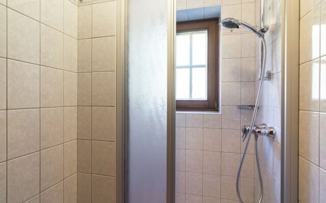 Spacious Apartment Near Ski Area In Konigsleiten