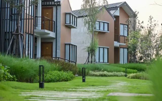 Saksiam Lakeside Resort